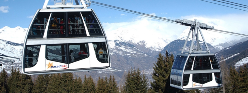 an image of a gondola in les arcs