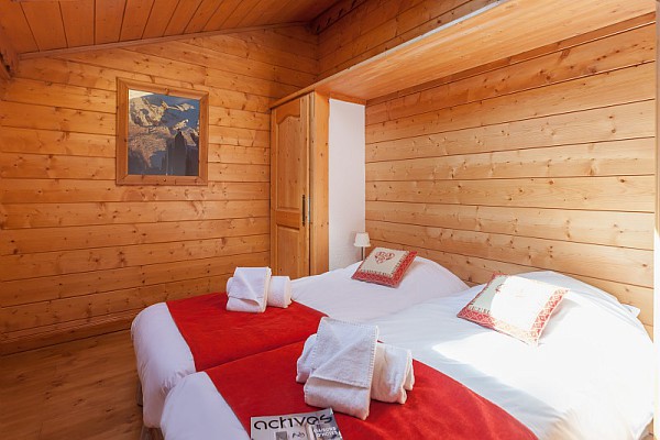 picture of a bedroom in l'ecrin des neiges tignes