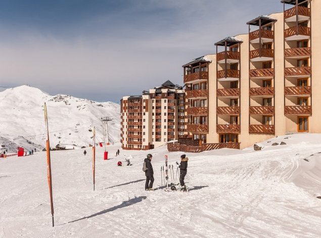 Image of Les Temples du Soleil residence next to the slopes