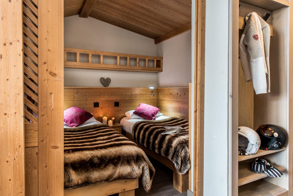 Image of a twin bedroom at the Village Montana Val Thorens