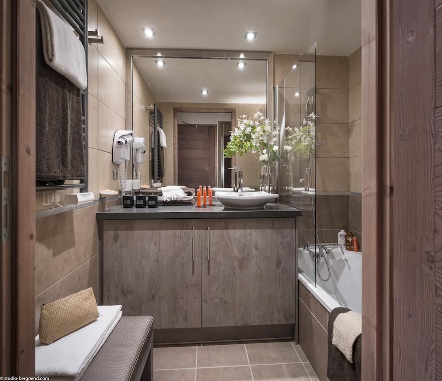 this is an image of a bathroom in one of the apartments at Le Centaure Flaine
