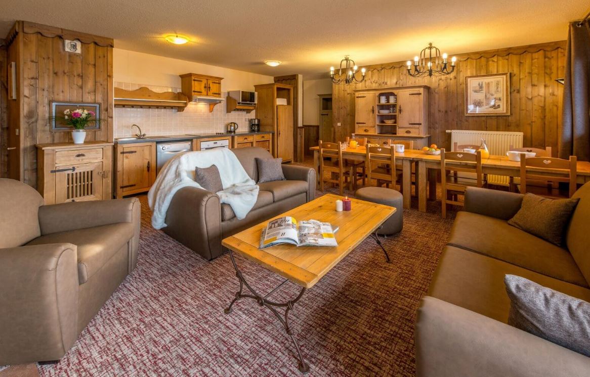 An image of the 10 person apartment at Chalet Altitude Arc 2000