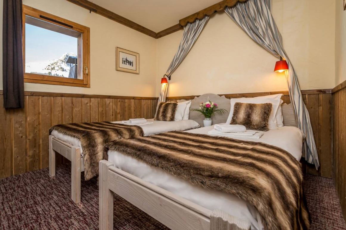 An image of a twin bedroom at Chalet Altitude Arc 2000