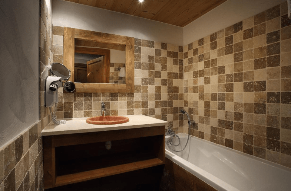 An image of one of the bathrooms in the residence
