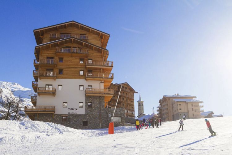 An image of the residence on the piste