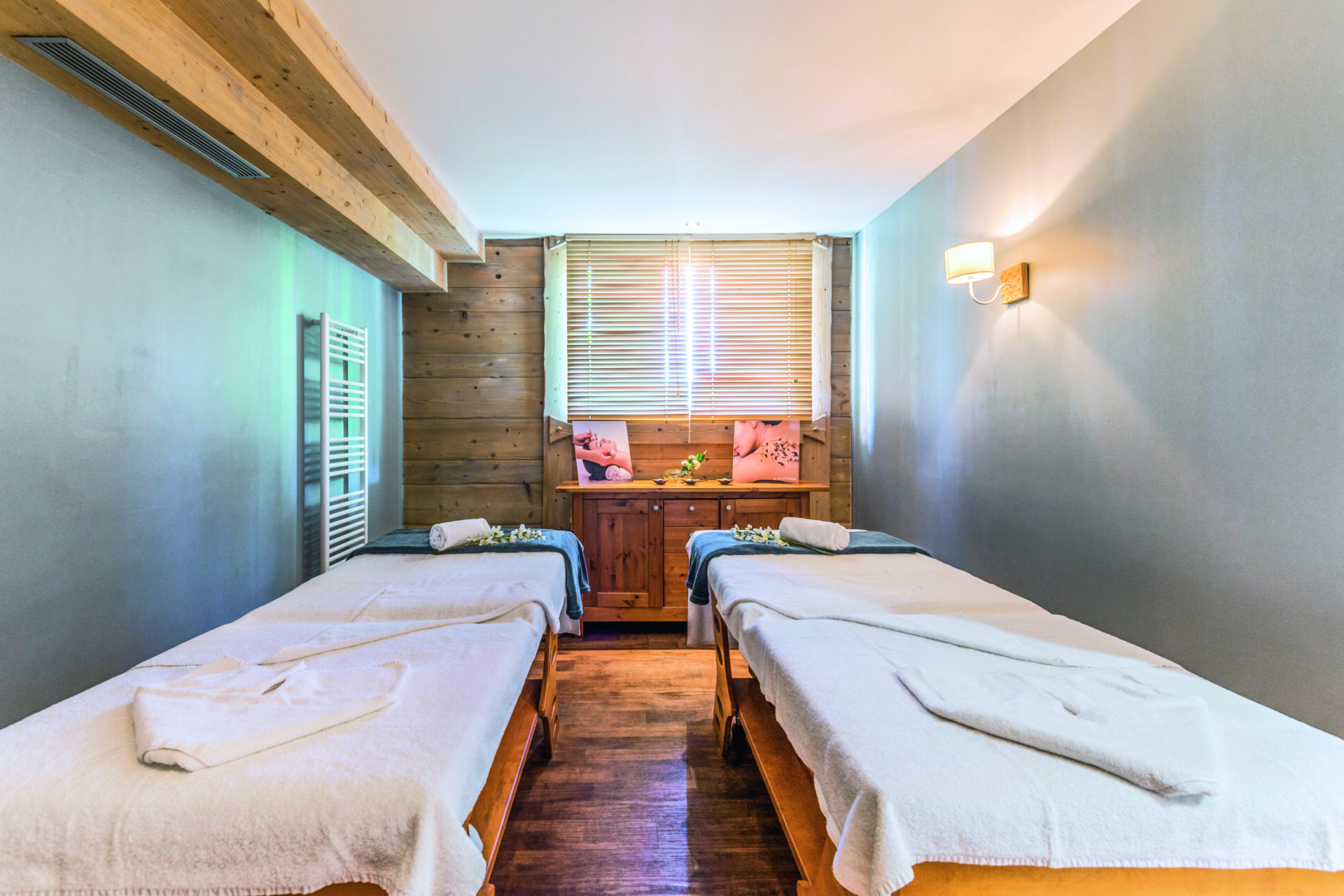An image of the massage room at the residence