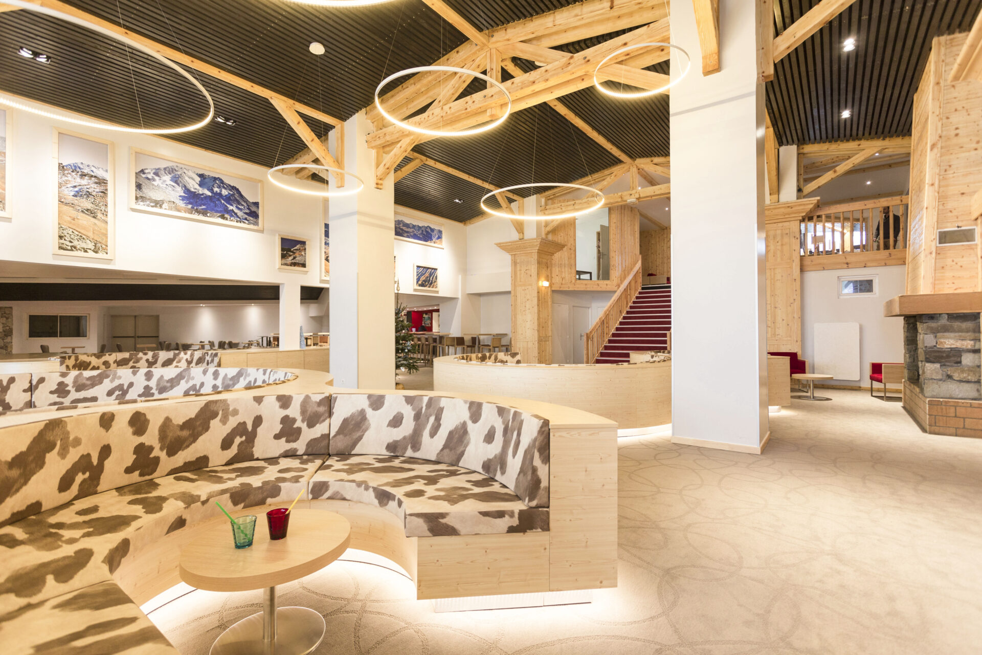 An image of the reception seating at Les Arolles Val Thorens