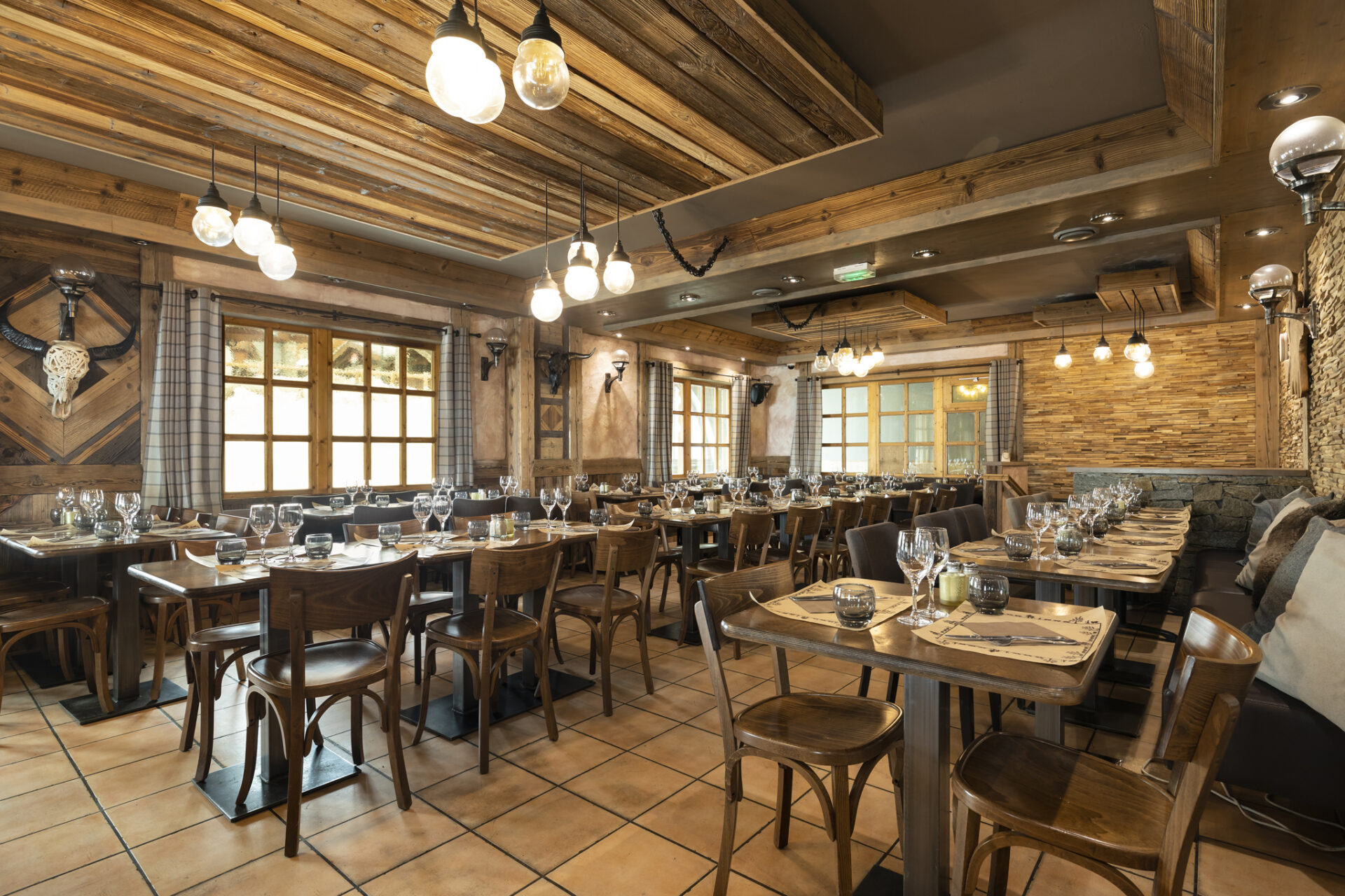 The restaurant at An image of one of the apartments at Les Balcons Platinum Val Thorens