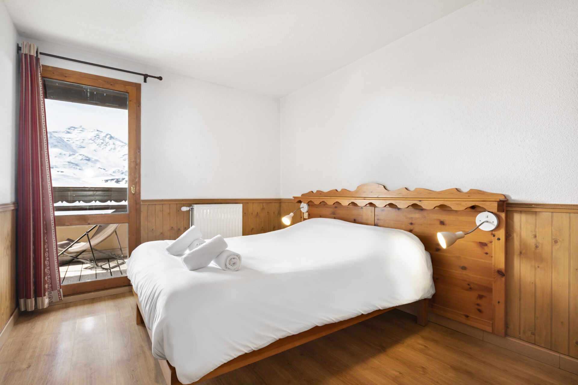 An image of one of the double bedrooms at Les Balcons de Val Thorens