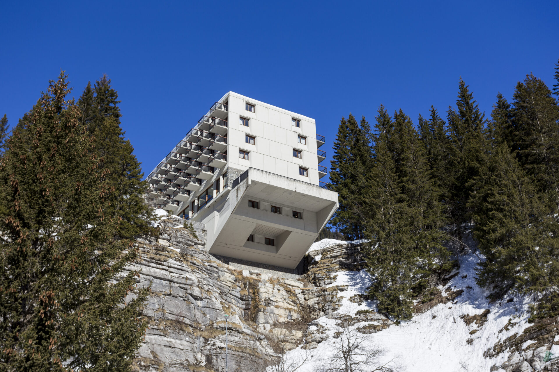 An image of the artistic building of Hotel Club MMV Le Flaine
