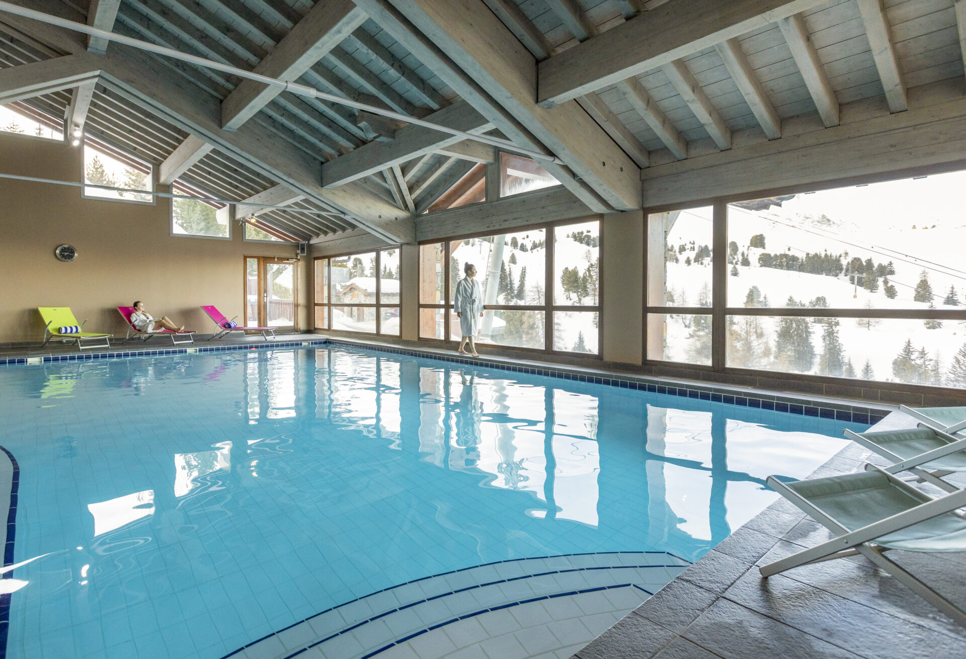An image of the swimming pool at Hotel Club MMV Les 2 Domaines