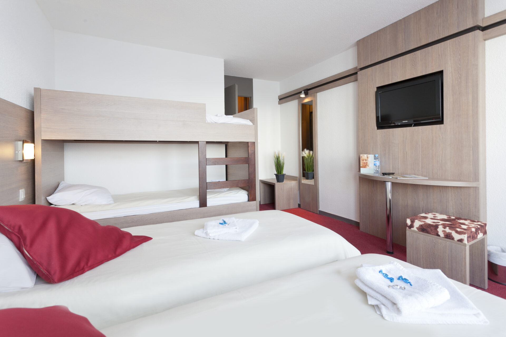 An image of the family bedroom at Hotel Club MMV Les Melezes