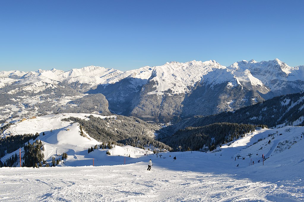 An image of the view towards Samoens