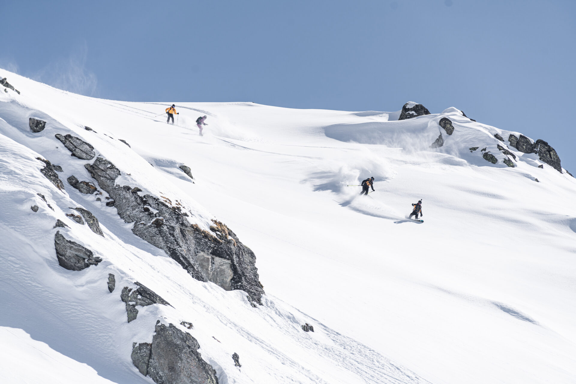 An image of skiers in Les Arcs