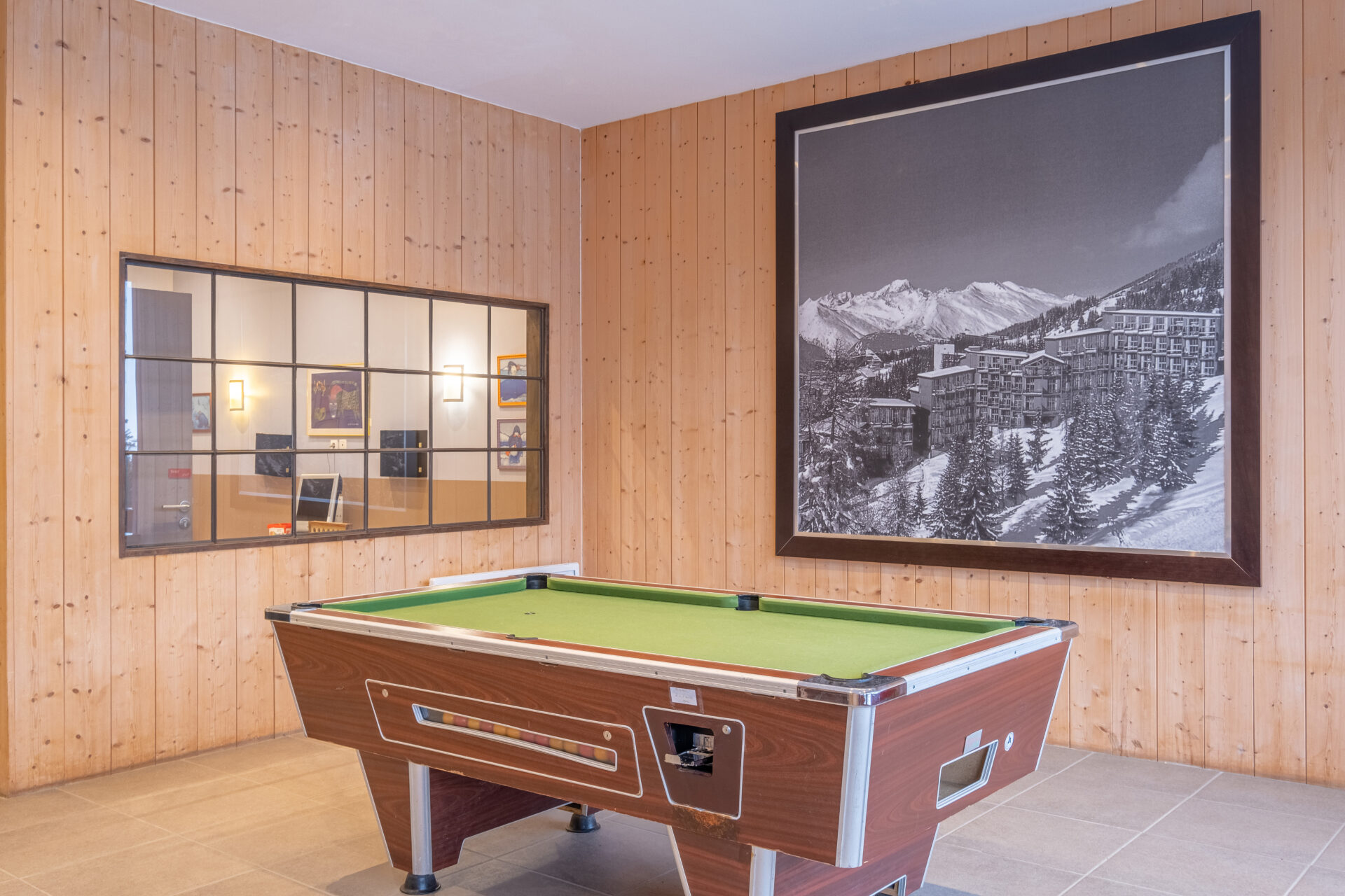 The pool table at Le Belmont Arc 1800